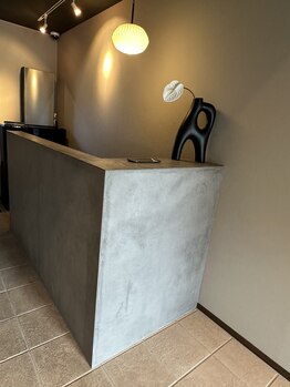 シャルール(Chaleur)/受付カウンター