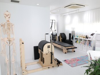 パーソナルマシンピラティス pilates LA 福島店【ピラティスエルエー】の写真/《NEWOPEN》骨格矯正×ピラティスのパーソナル体験が半額!経験豊富なプロが身体の土台から整えます!