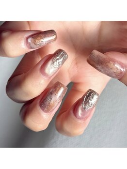 プリズムーン(Prismoon)の写真/700種類以上のカラーと100種以上のパーツであなただけの爪先へ♪店頭デザイン・定額ネイルでデザインも人気