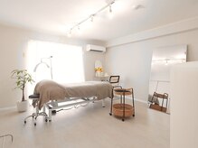 リフィーテ 岡本 摂津本山(Lefite)の雰囲気(自然光が差し込む落ち着いた空間で、丁寧な施術をご提供します。)