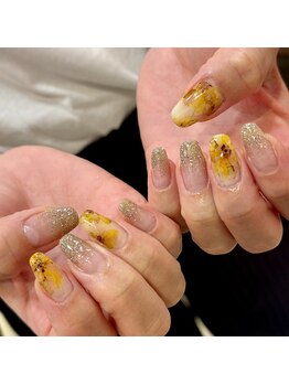 ニュアンスひまわりネイル