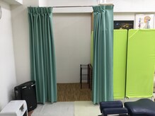 こうら施術院の雰囲気（更衣室もご用意しております♪）