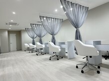 マニエ 加古川店(Manie)の雰囲気（ネイル席はカーテンて仕切られています♪）