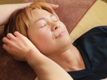 きえ鍼灸整骨院の写真/頭・首・顔の各ツボを刺激！眼精疲労や凝り固まった疲れをリセットします＊ヘッドスパ+マッサージ￥5000~
