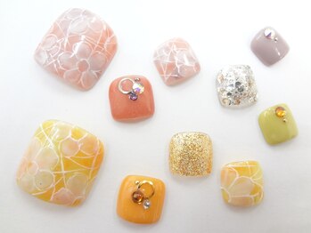 ネイルサロン クイール 小山店(NAIL SALON QUILL)/レース感のあるフラワーアート♪