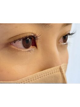 ナチュラル上品な目元にしたい