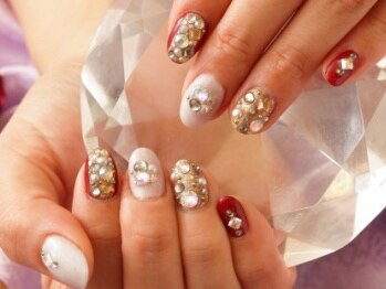 エスフィーネイルサロン ブリーユ(Esfy nailsalon Brille)/埋め尽くしで華やかに！