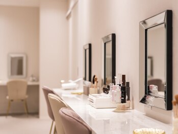 クララジャパン(CLALA JAPAN)/メイクスペースも豊富です。