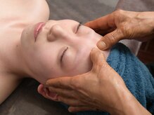 フェイシャルケアもハンドで丁寧にケアします☆