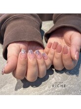 リッシュ(RICHE)/ちゅるん×ラメグラアシメネイル