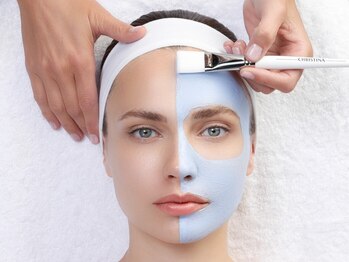 マイナプラ 表参道(myna+)の写真/トラブルの跡にも働きかける!【最強美白・透明感/高濃度ビタミンC美白ピーリング (イラストリアス)¥14800】