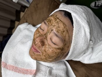 おおの鍼灸接骨院の写真/毛穴・くすみ・ザラつき全部まとめて一掃★繰り返す悩みに終止符を！本気で肌を変えたい人のための集中ケア