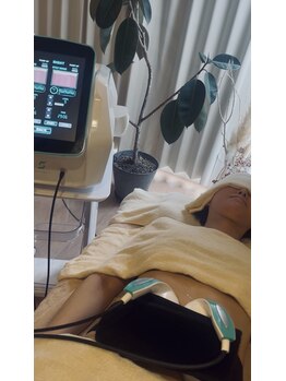 ボディデザインホームクレアフェリーチェ 神戸(Body design home Crea felice)の写真/【何をしても変わらなかった方】長年蓄積された脂肪を燃焼し疲れも解消◆ソニーク痩身がっつり全身14800円