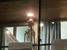 リメイク整骨院 仙台塩釜本院/皆様見守る当院のガイコツ君！