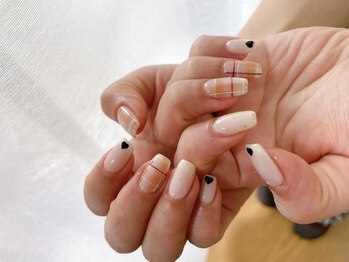 モグネイル(Mogunail)/秋ネイル チェックネイル