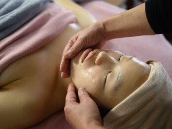 ラポール 弓胡/美白のフェイシャル