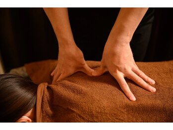 千惠リラクゼーションの写真/首肩とヘッドマッサージで心身をケア！90分7580円の極上プランを体験して♪