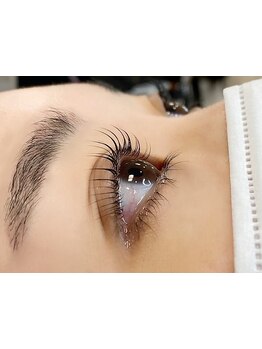 ナチュラル上品な目元にしたい