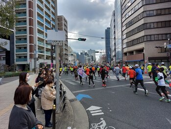 爪切り屋 足楽/2023　大阪マラソン