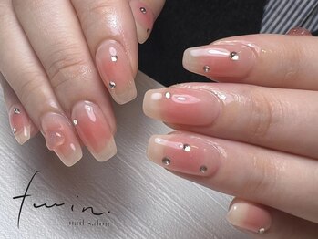 ツイン(twin.)/チークネイル×オプ有