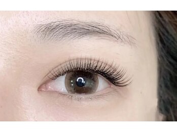 ユナニナサロン 上野店(unanina salon)の写真/ナチュラルなのにしっかり可愛い♪自まつげになじむフラットラッシュで上品な目元へ◎