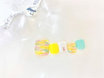 ネイルサロン アミ(Amie)/大人可愛いカラフルフットネイル