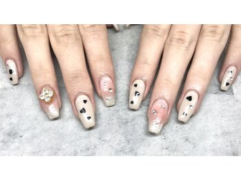 ケーエヌ(KN)/ハート×チークネイル