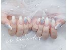 夏っぽいチークネイル