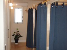 おぎの鍼灸マッサージ院あおい堂の雰囲気（半個室２部屋と完全個室１部屋になります）