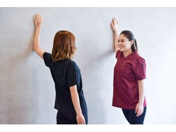 『本格整体・骨盤・姿勢矯正・肩コリ腰痛』J'Sメディカル整体院 西梅田院/11)姿勢調整体操も教えます☆