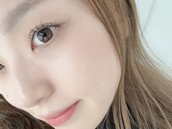 マル ン(Malu'n)の写真/【中庄駅3分】目の形に合わせた絶妙カールで理想の目元へ。丁寧な施術×高持続で、品のある大人可愛いを。