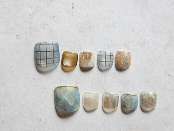 マノ(mano)の写真/足元を彩るニュアンスアートが得意な当サロンで、プライベート空間の癒やしを♪