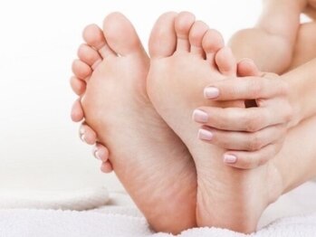 ケリーネイル(kelly nail.)の写真/スペシャルフットケアでツルツルかかとに◎気になるニオイ対策にも！角質ケアでワンランク上の素足美人に♪