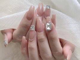 大人女子にはヌーディーネイル