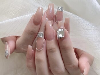 大人女子にはヌーディーネイル