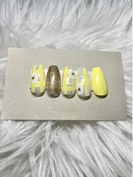 はあとねいる 名古屋名駅の写真/【名古屋駅徒歩5分】300種類以上のデザインネイル¥4400★暖かい季節にピッタリの小さめ花柄デザインが人気!