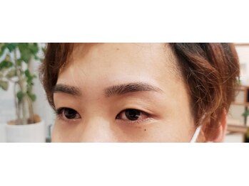 リズ(Liz)/男性のアイブロウトリートメント