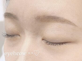イル(ile)/eyebrow styling