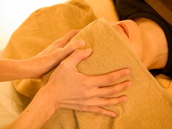 カイナルカイロプラクティック/体だけでなく頭部や脚も調整