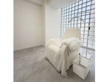 ミープラス(ME+)の雰囲気（リクライニングチェアでゆったり♪清潔感のある落ち着いた空間☆）