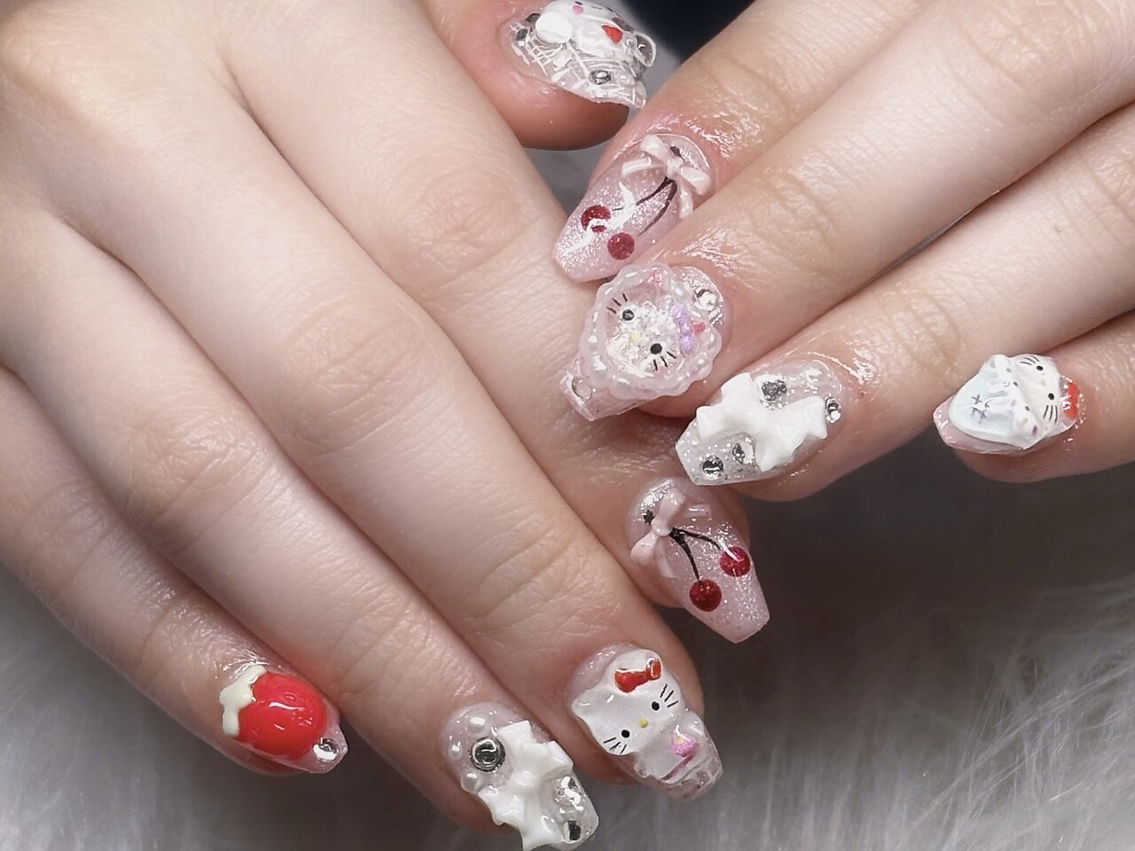キティちゃん3Dネイル：PG013966077｜ネイルズバー 新宿店(Nails Bar