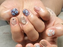 シルニー リム(Silny rim)/アシンメトリーニュアンスネイル