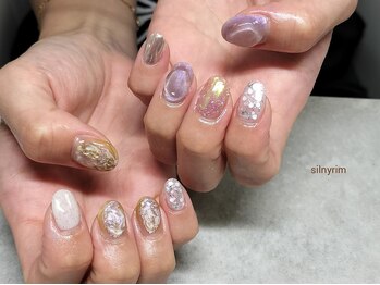 シルニー リム(Silny rim)/アシンメトリーニュアンスネイル