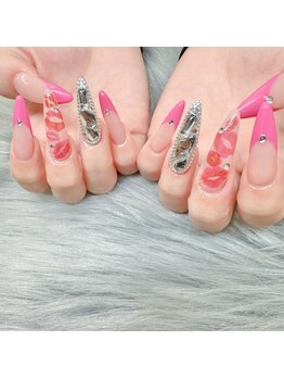 バズネイル(VAZ NAIL)の写真/【普段のネイルからイベントまで貴方にピッタリな指先をご提案♪】ロングだからこそ可愛いスカルプも◎