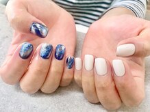 ティーエス ネイル ガーデン(T.S Nail Garden)/ブルーニュアンスと白