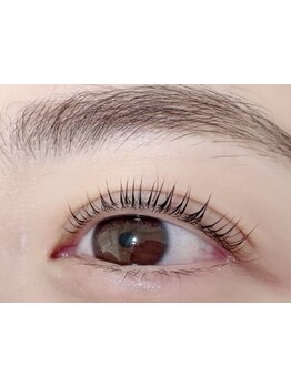 ナチュラル上品な目元にしたい