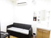 ハコサウナ 玉名店の雰囲気（冷暖房完備の着替え&休憩室）