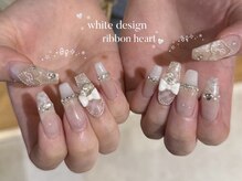 リンドネイル バイ モカ アンド ララ(Lind nail by moca and LaLa)/【 mian】白チェックネイル