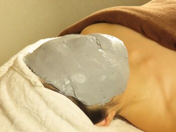 モア ビューティー(MORE beauty)の写真/【直前・前日OK♪】≪フェイシャル+二の腕/肩甲骨+背中スクラブ≫ソフトシェービング付き!完全個室