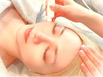 香嬉琉/毛穴洗浄◎美容液トルネード噴射